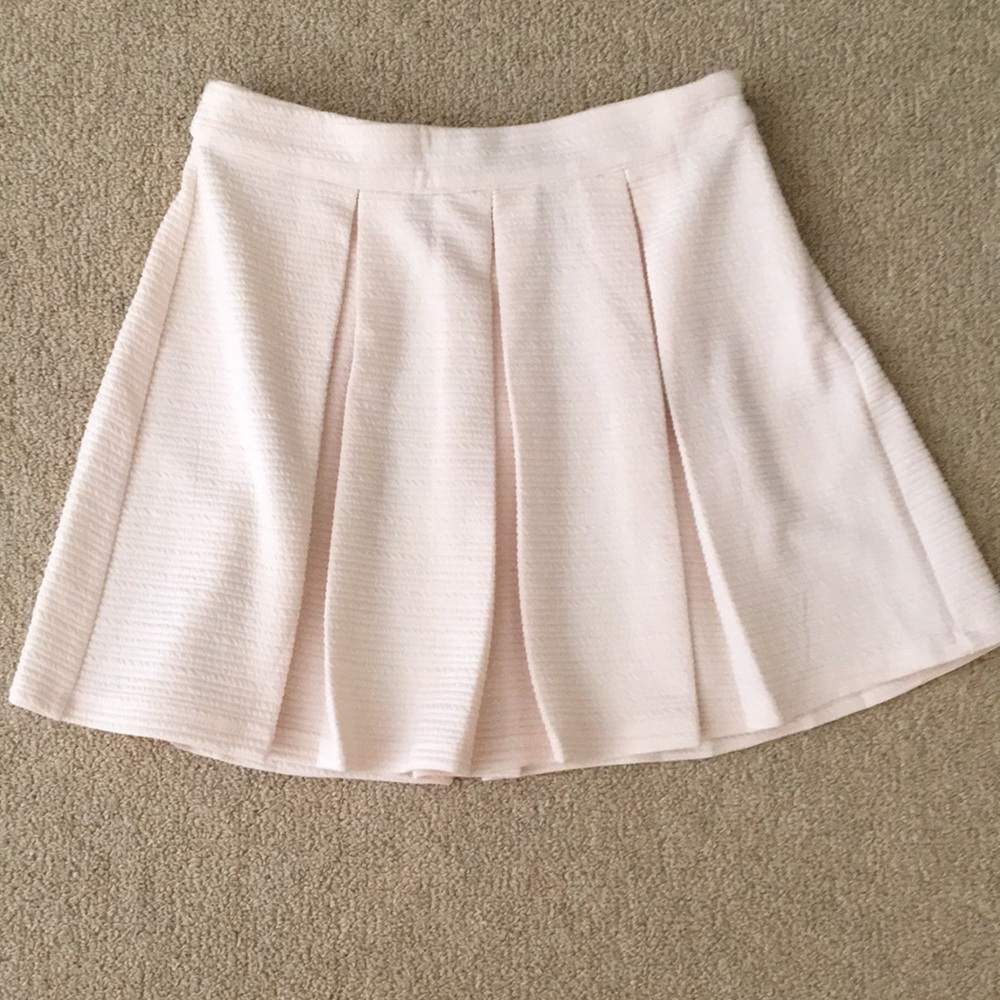 Forever 21 Cream Pleated Skirt